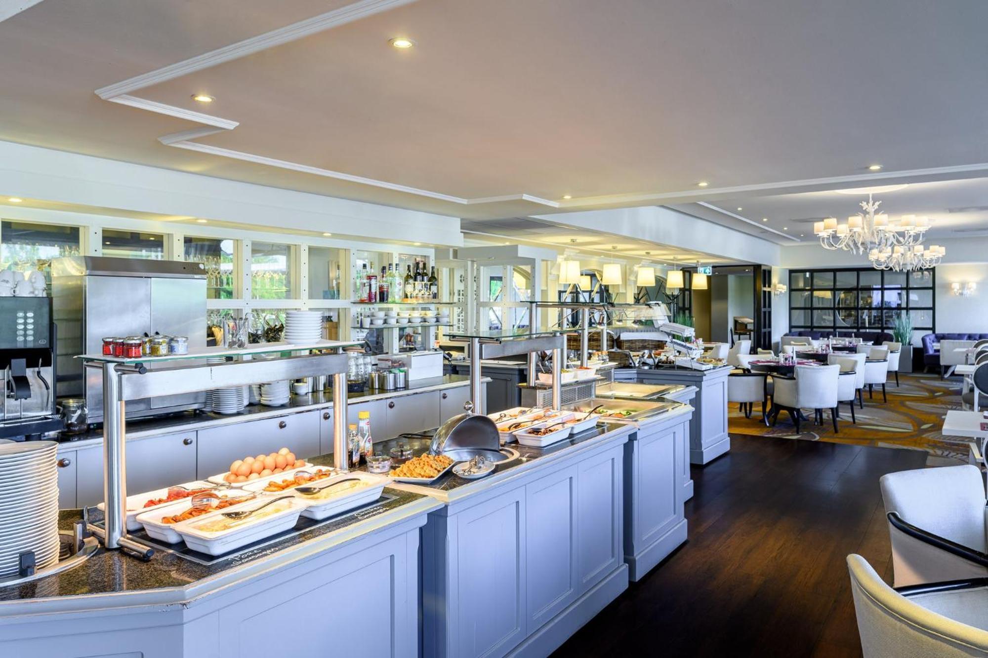 Crowne Plaza By Ihg Hotel