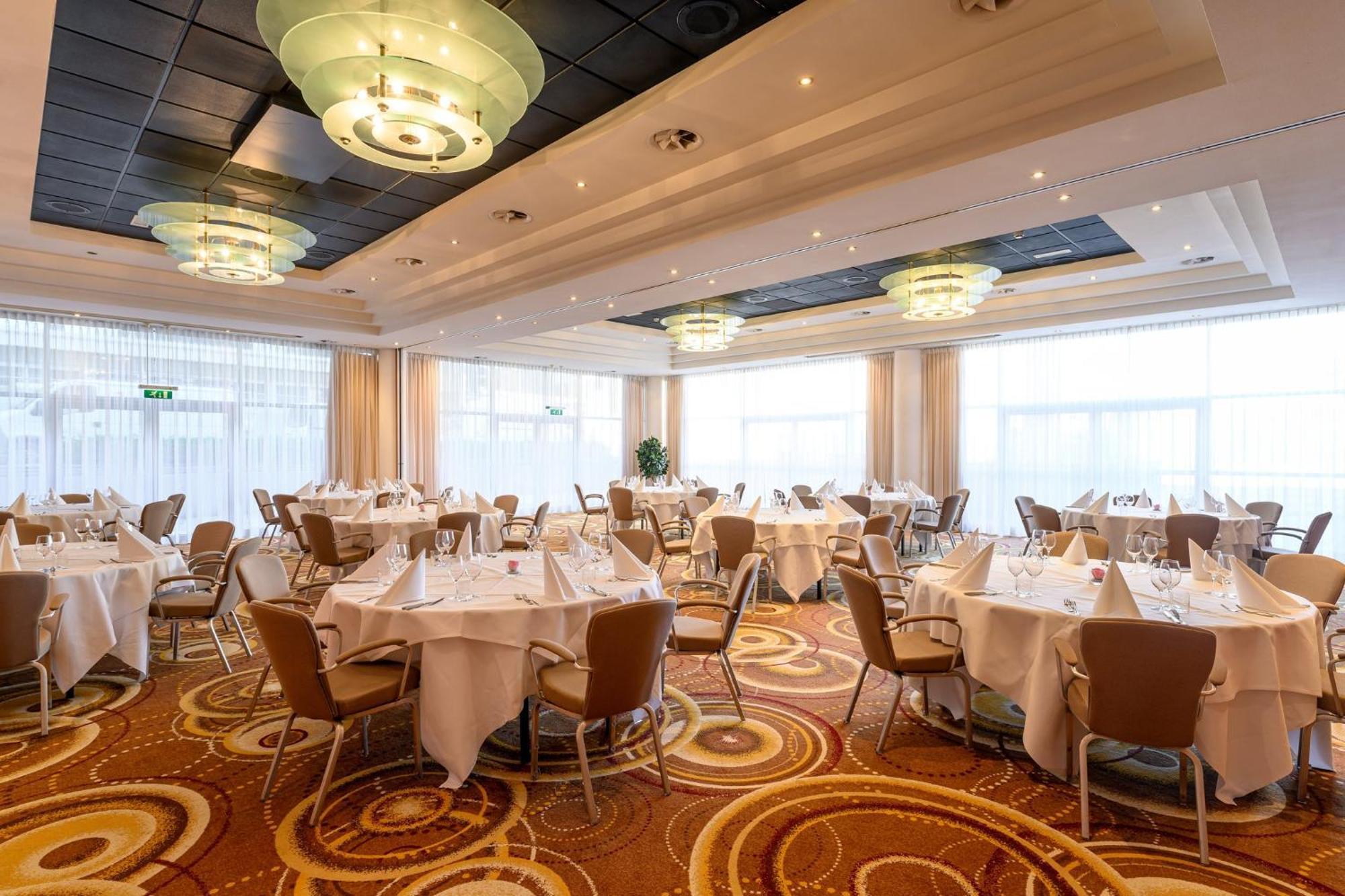 Crowne Plaza By Ihg Hotel 4*