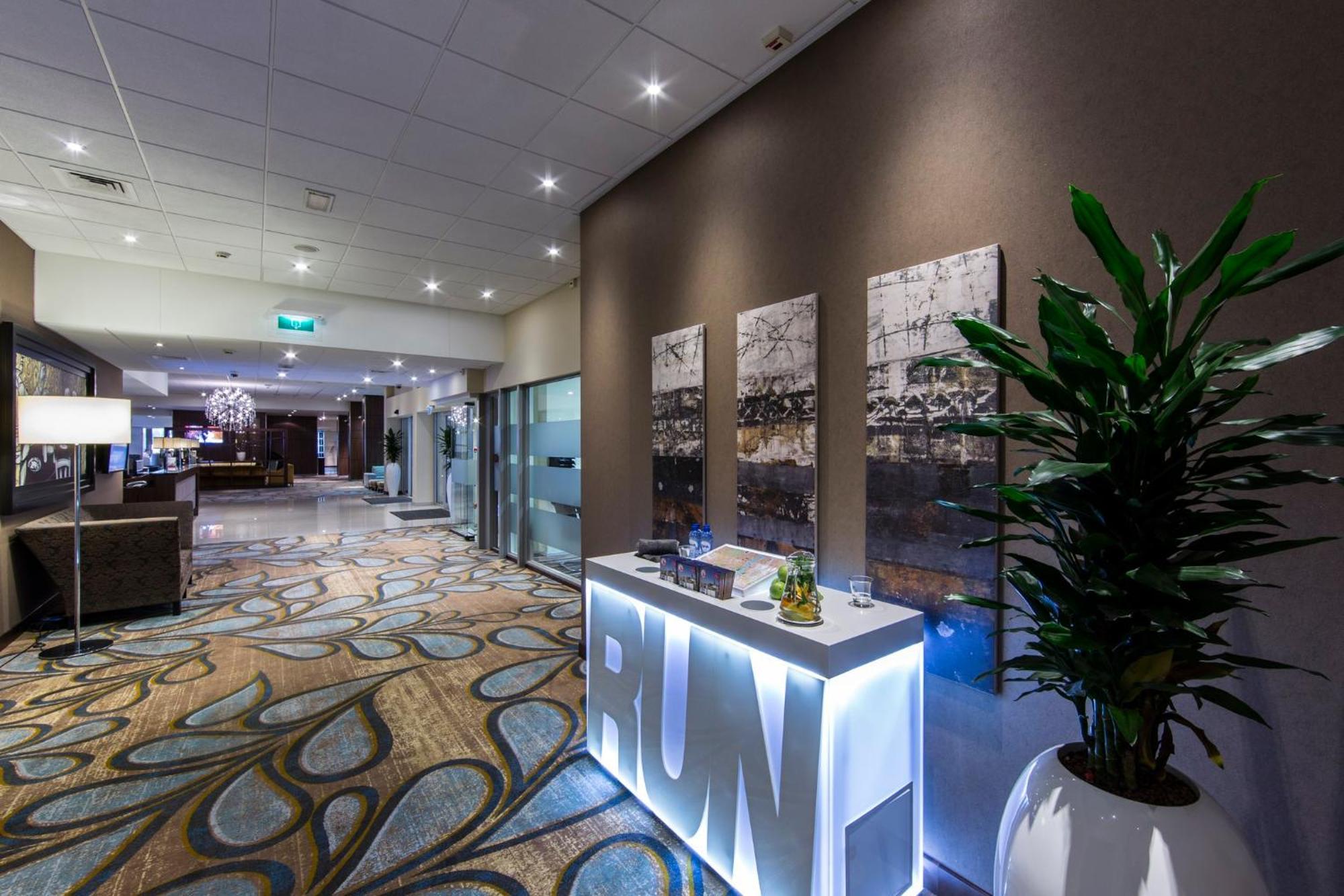 Crowne Plaza By Ihg